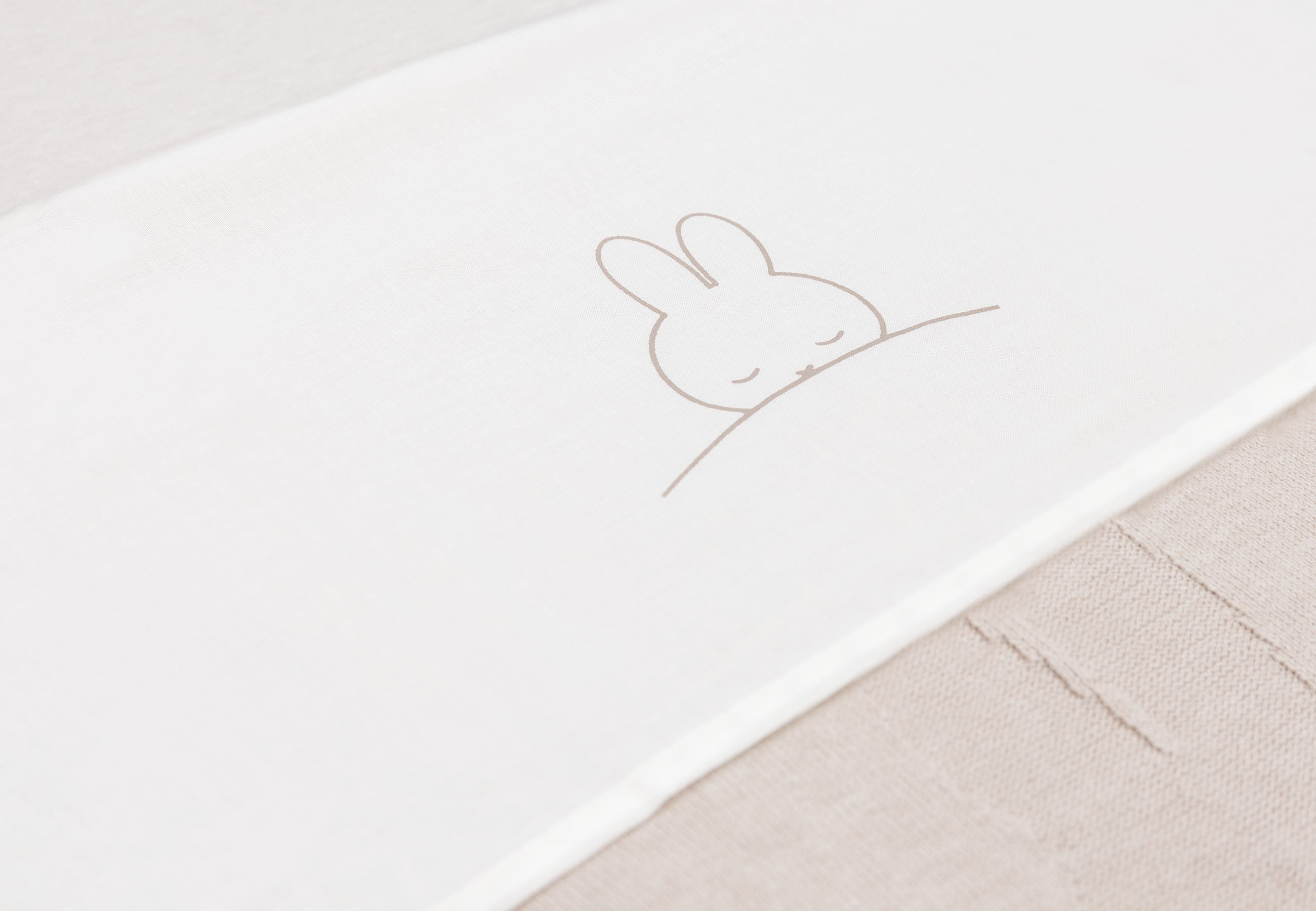 Jollein Laken Wieg 75x100cm Sleepy Miffy | Funghi Jollein Laken Wieg 75x100cm Sleepy Miffy | Funghi