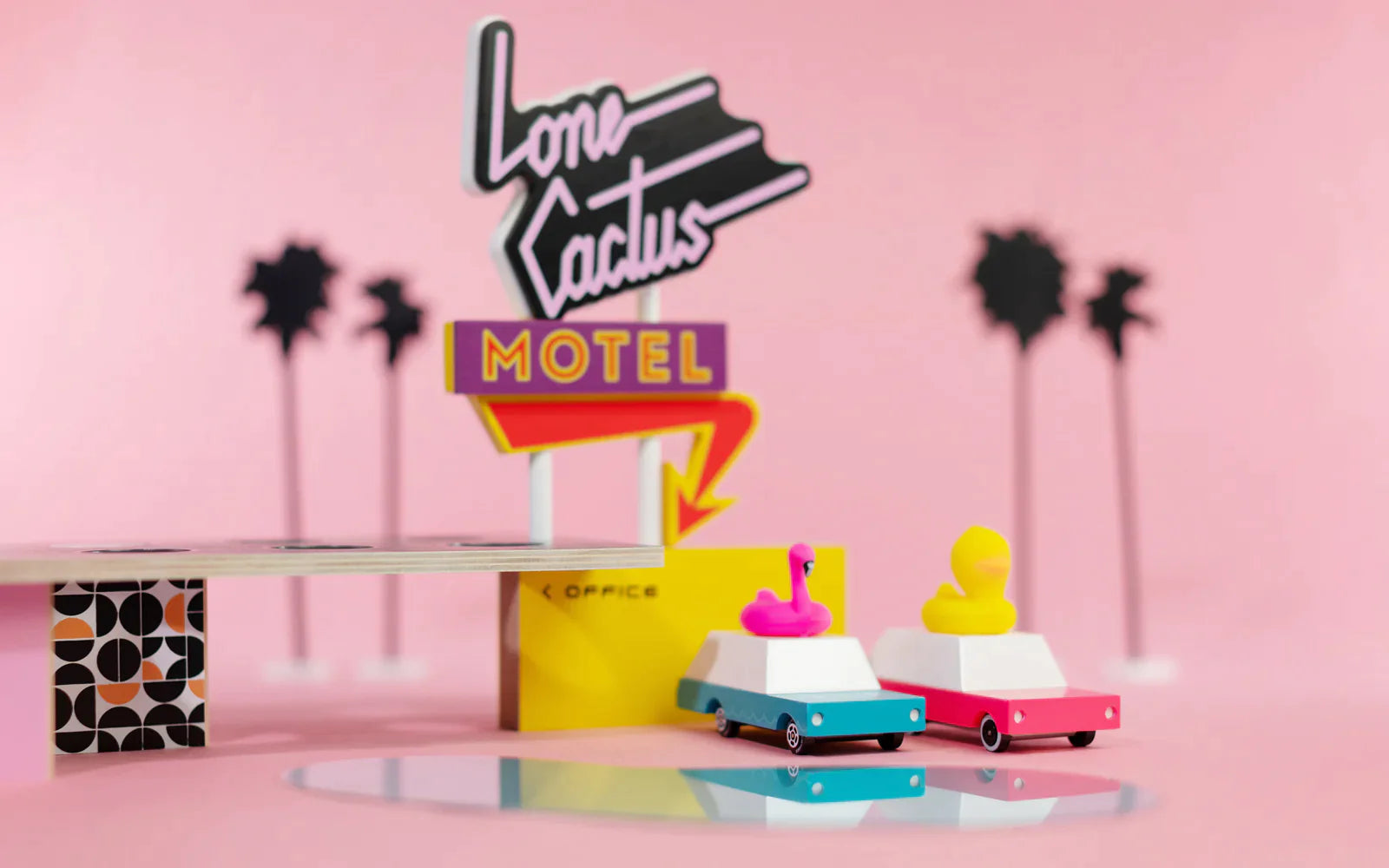 Candylab Toys Speelgoedauto | Flamingo Wagon Candylab Toys Speelgoedauto | Flamingo Wagon