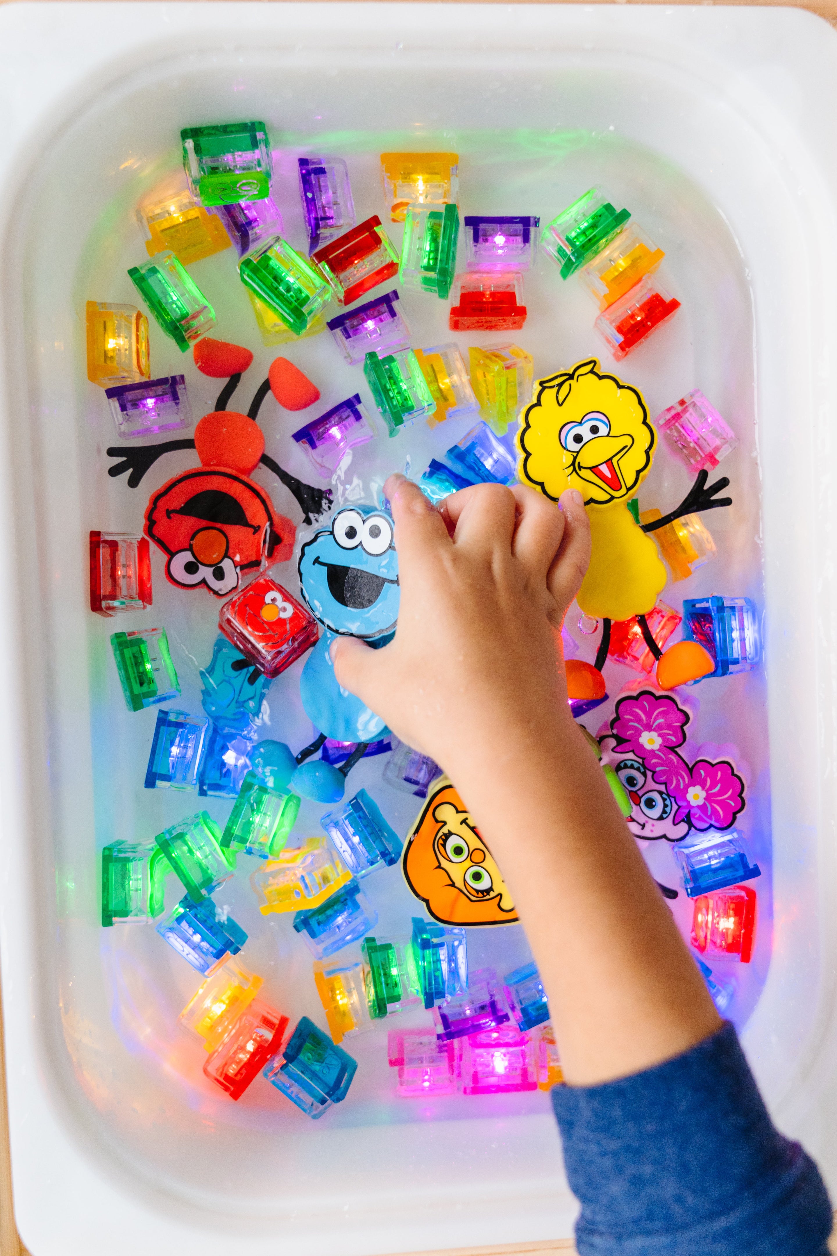 Glo Pals Light Up Sensory Toy Badspeeltje Oranje Rood | Elmo Glo Pals Light Up Sensory Toy Badspeeltje Oranje Rood | Elmo