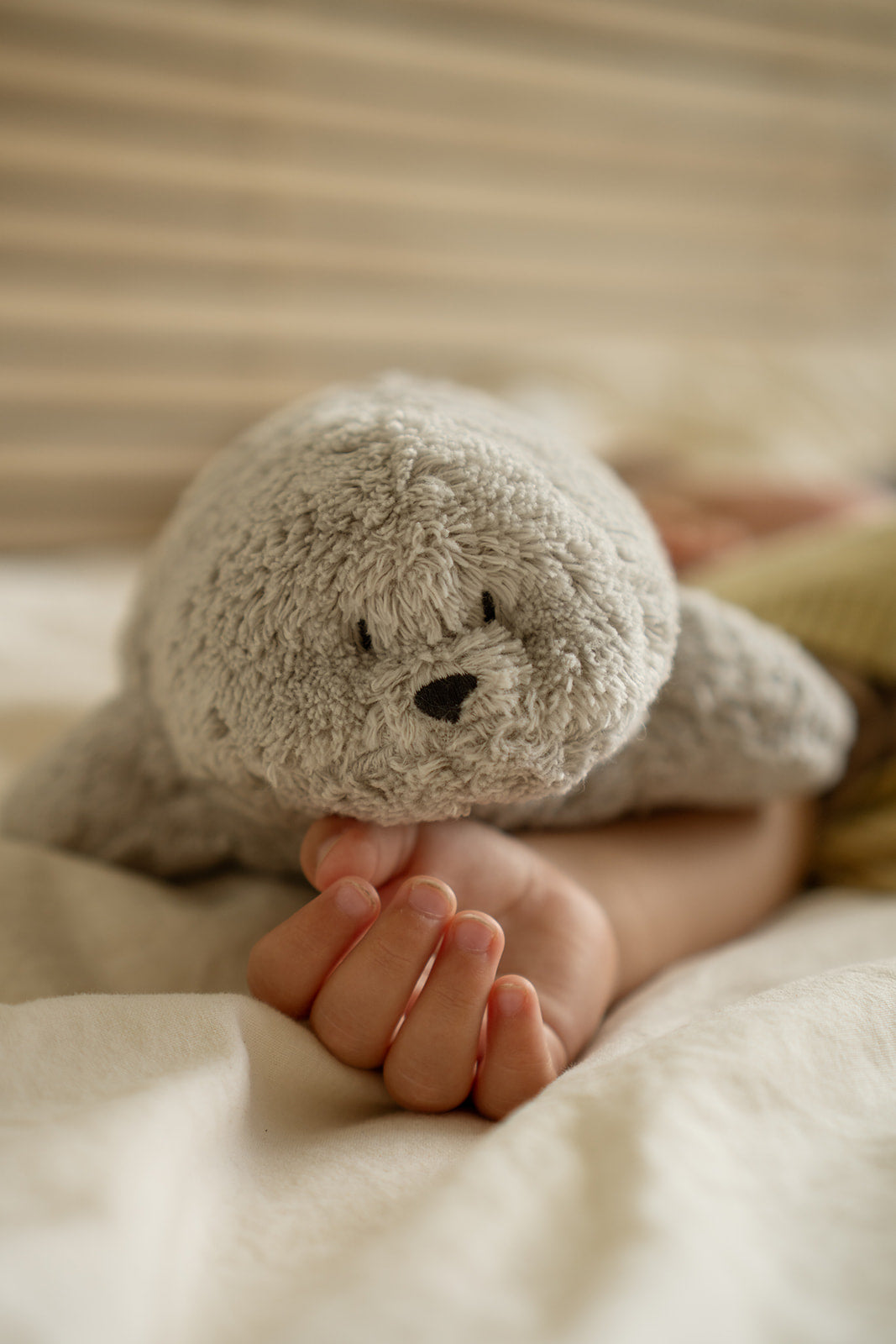 Moonie 2.0 - Knuffel Hartslag en Licht | Humming Zeehondje Seal Gray Moonie 2.0 - Knuffel Hartslag en Licht | Humming Zeehondje Seal Gray