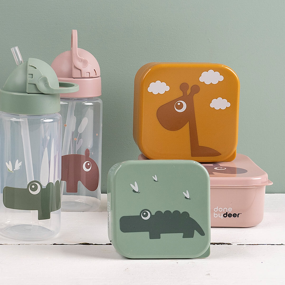 Done By Deer Drinkbeker met rietje Croco Green Done By Deer Drinkbeker met rietje Croco Green