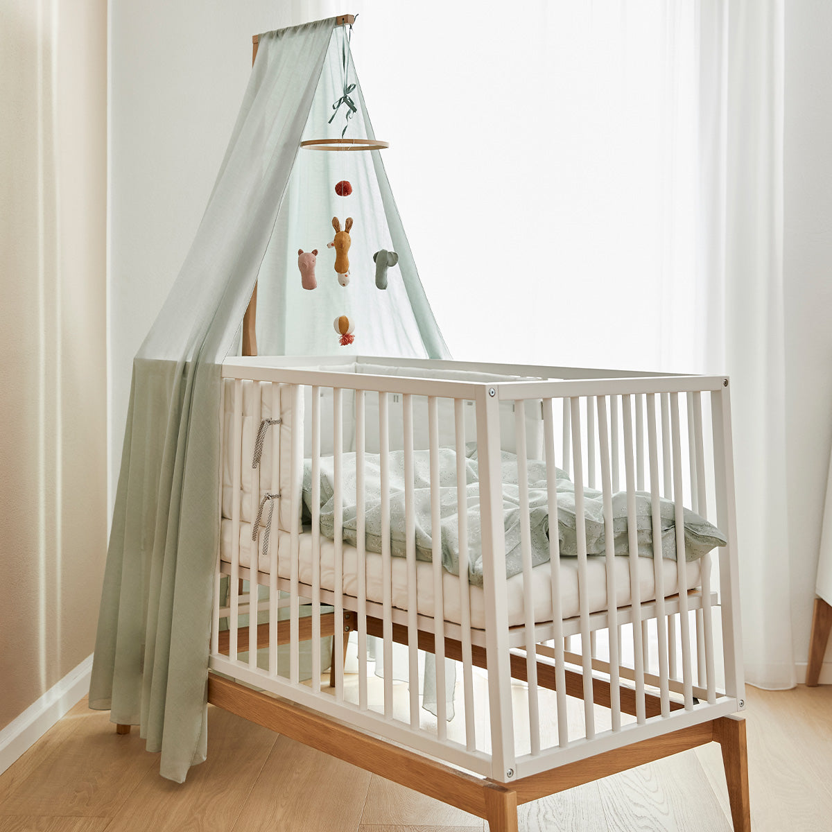 * Leander Luna Babybed 120x60cm | White / Oak * Leander Luna Babybed 120x60cm | White / Oak