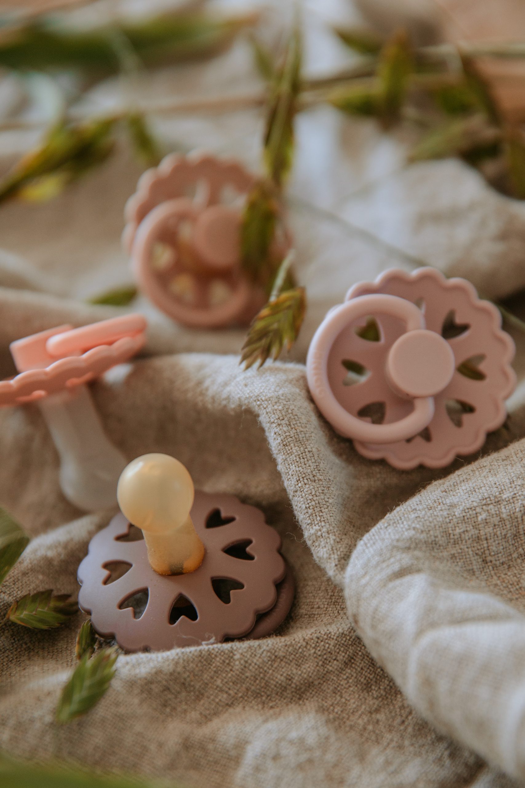 Frigg Fairytale Latex Fopspeen 0-6M | The Ugly Duckling Frigg Fairytale Latex Fopspeen 0-6M | The Ugly Duckling