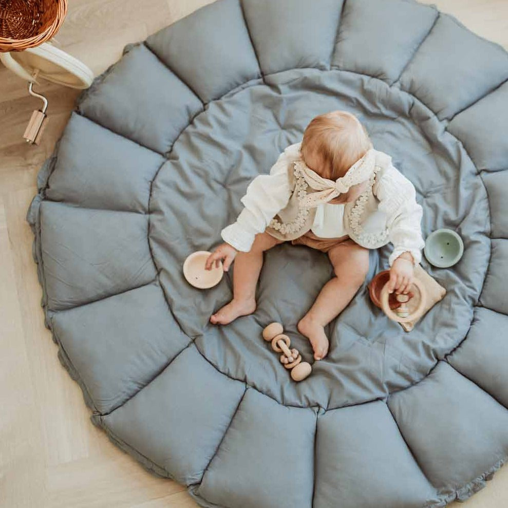 Play and go Speeltapijt Nestje Baby Bloom | Dusty Blue Play and go Speeltapijt Nestje Baby Bloom | Dusty Blue