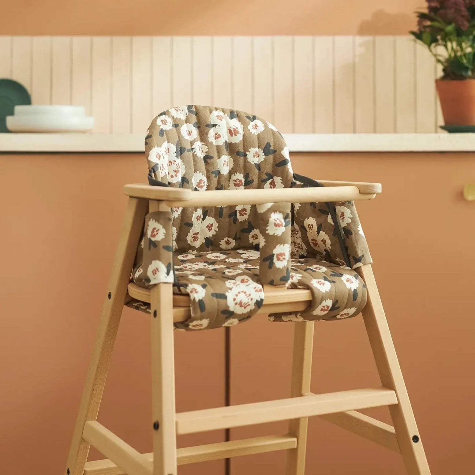 * Nobodinoz Growing Green Eetstoel Kussen | Camellia * Nobodinoz Growing Green Eetstoel Kussen | Camellia