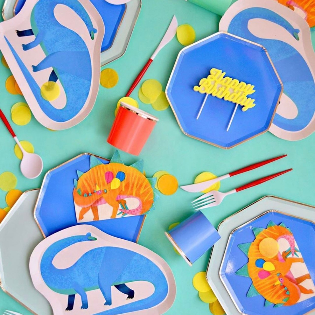 How to throw a dino party?