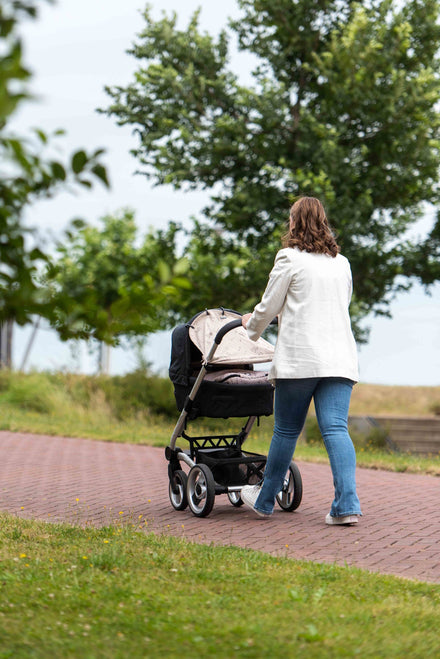 Dooky Universele Hoes Voor Buggy / Autostoeltje | Romantic Leaves Beige