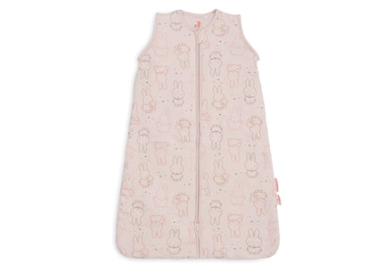 Detailfoto van de Miffy Moments print in Silk Rose op de Jollein babyslaapzak, te koop bij De Gele Flamingo