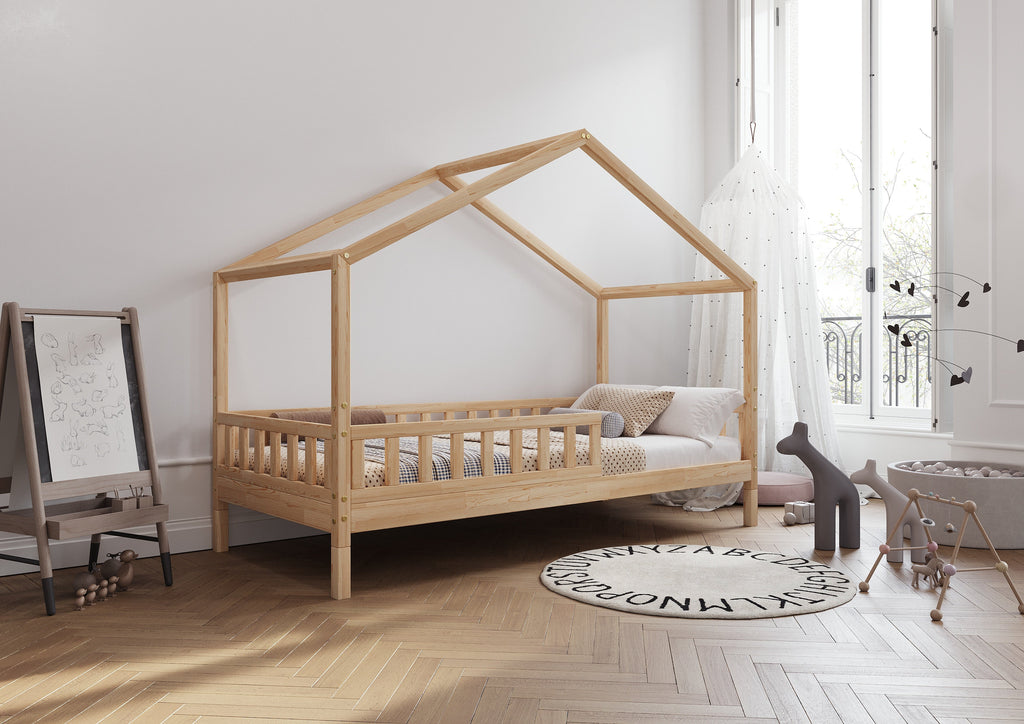 De Gele Flamingo bedhuisje Amsterdam op pootjes, kinderbed in huisvorm van grenen