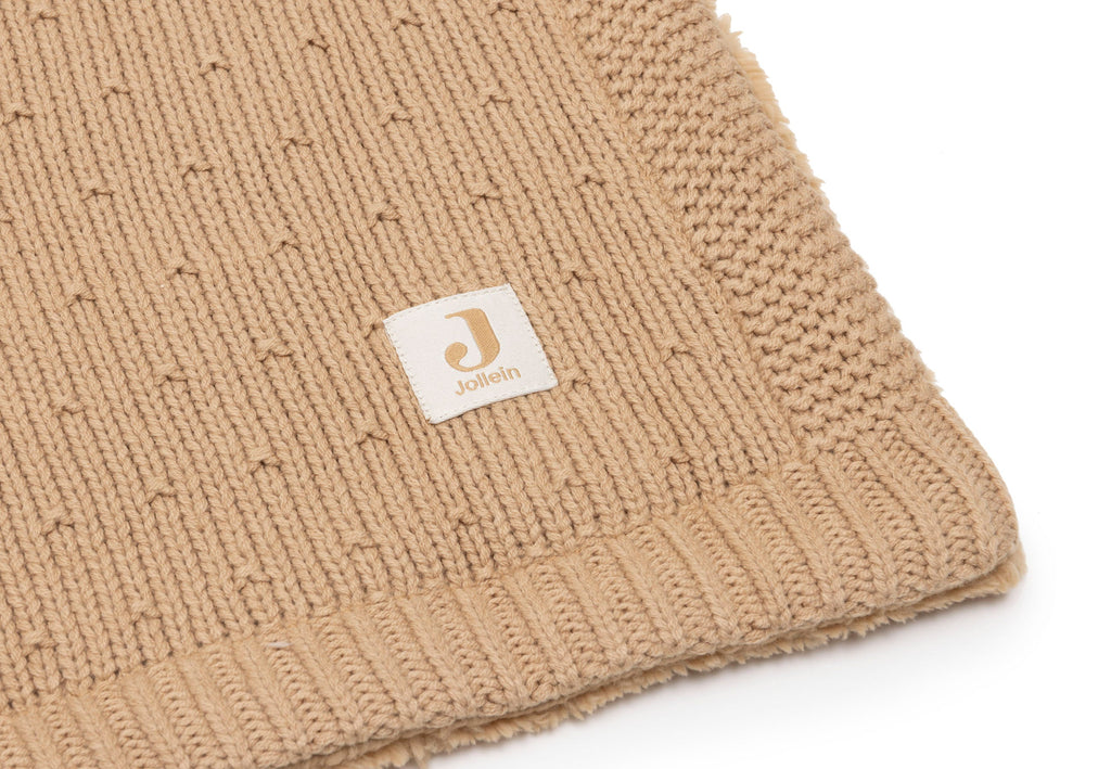 Jollein ledikantdeken Sprinkle Knit Hazel, close-up van de gebreide rand