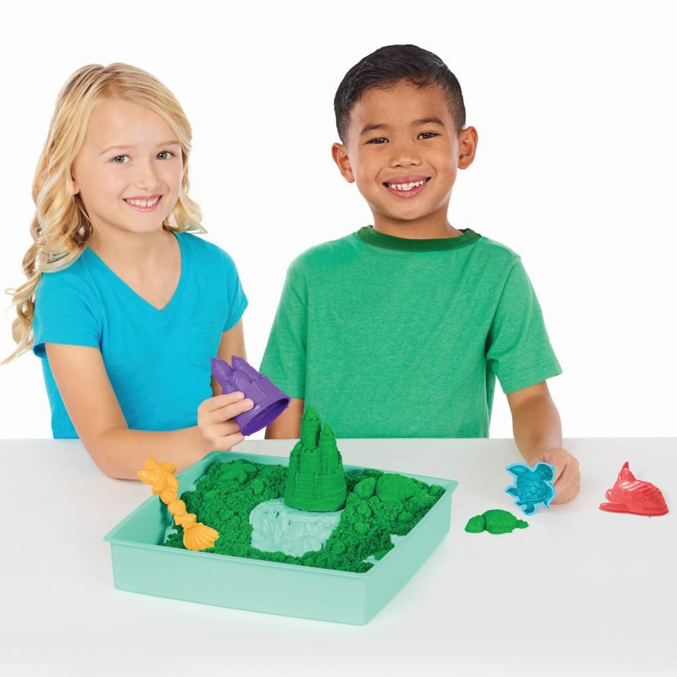 Kinetic Sand groene opbergzandbak met kinetisch speelzand bij De Gele Flamingo