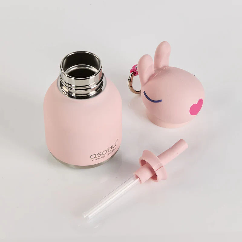 Mini Bestie konijn van Asobu met siliconen rietje voor kleine drinkmomenten, bij De Gele Flamingo.