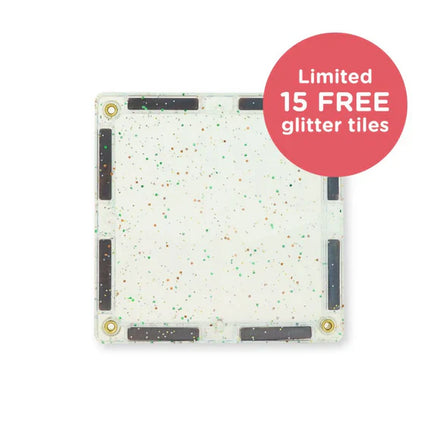 Intens gekleurde Cleverclixx tegels van de Inventive Pack uitgestald
