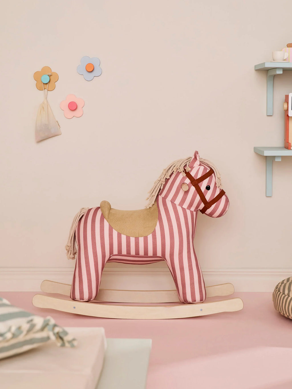 Kid's Concept hobbelpaard Mila in de kinderkamer