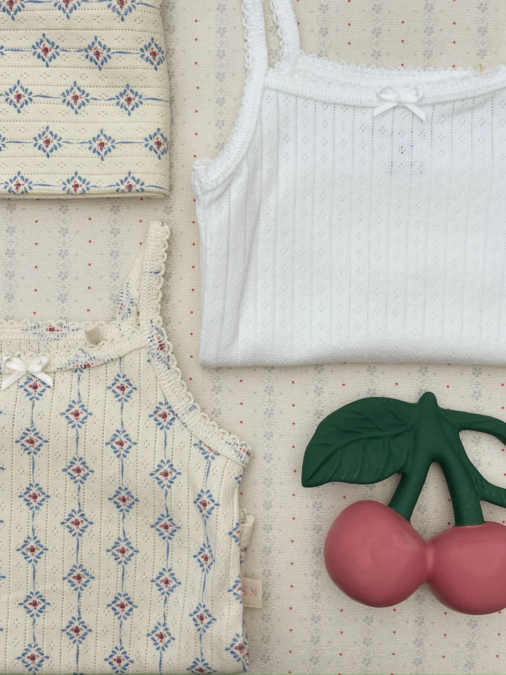 Konges Sløjd Bijtspeeltje | Cherry