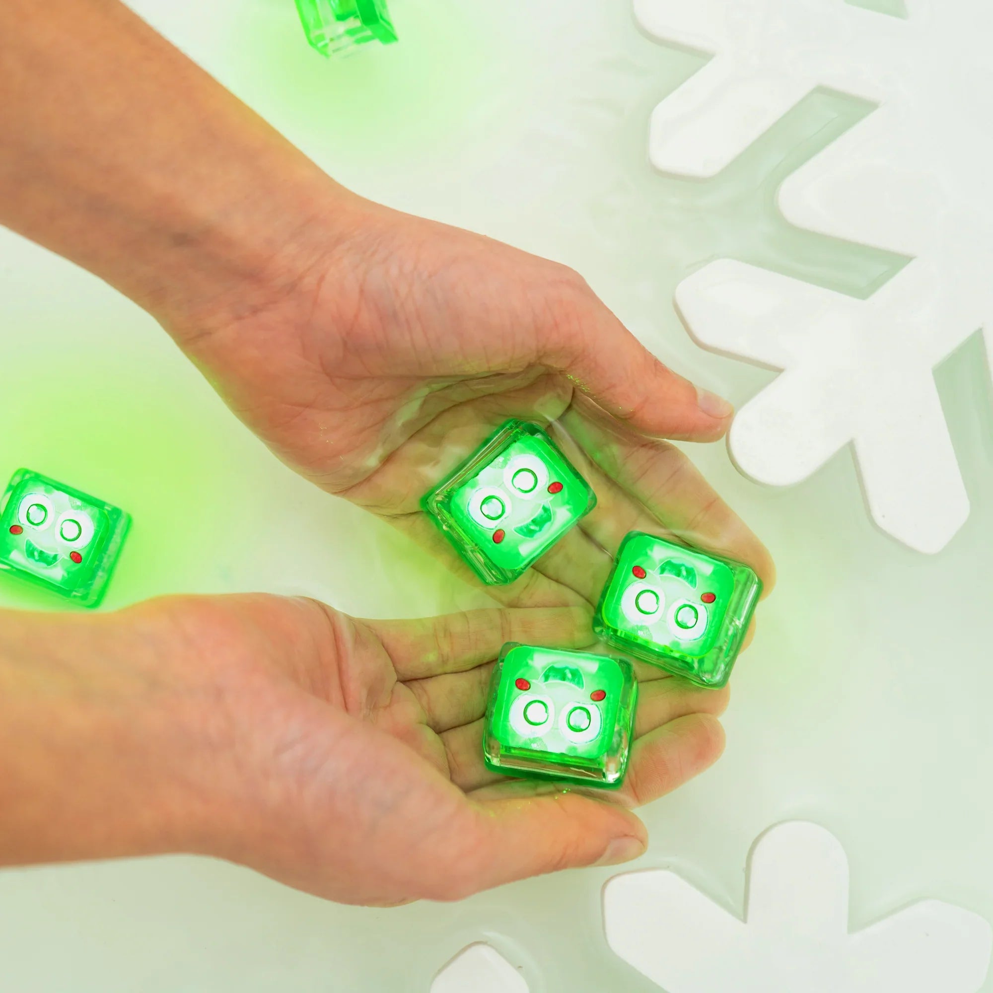 Glo Pals Light Up Cubes Christmas Limited Edition