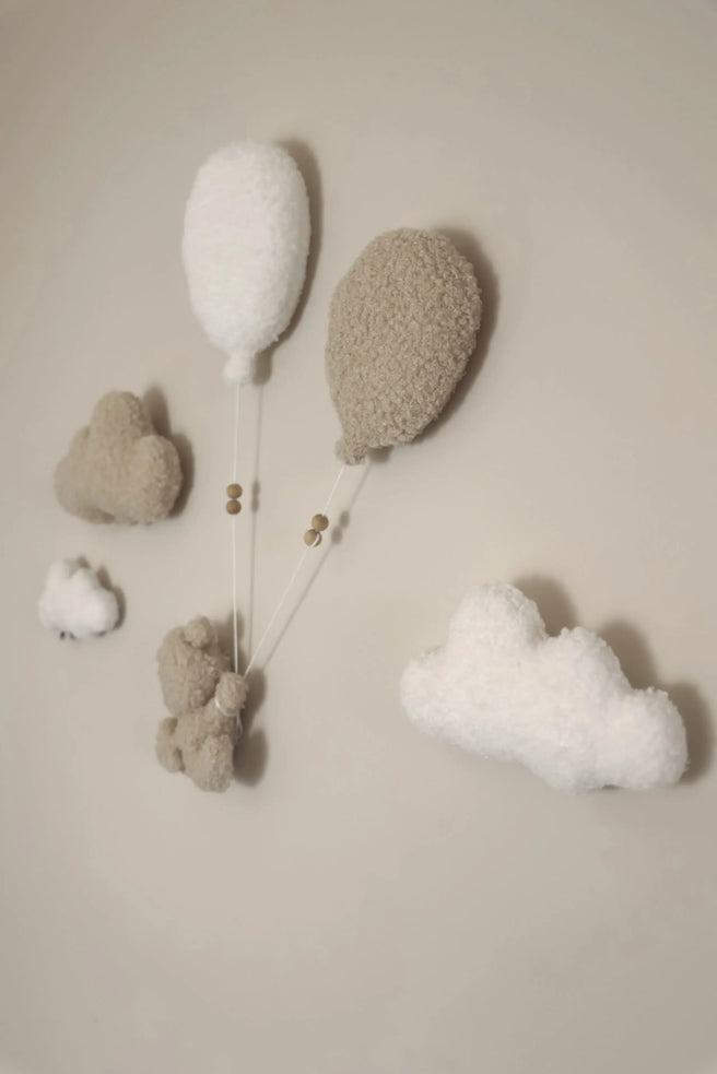 Little Loua Bouclé ballonnen wanddecoratie | wit of beige