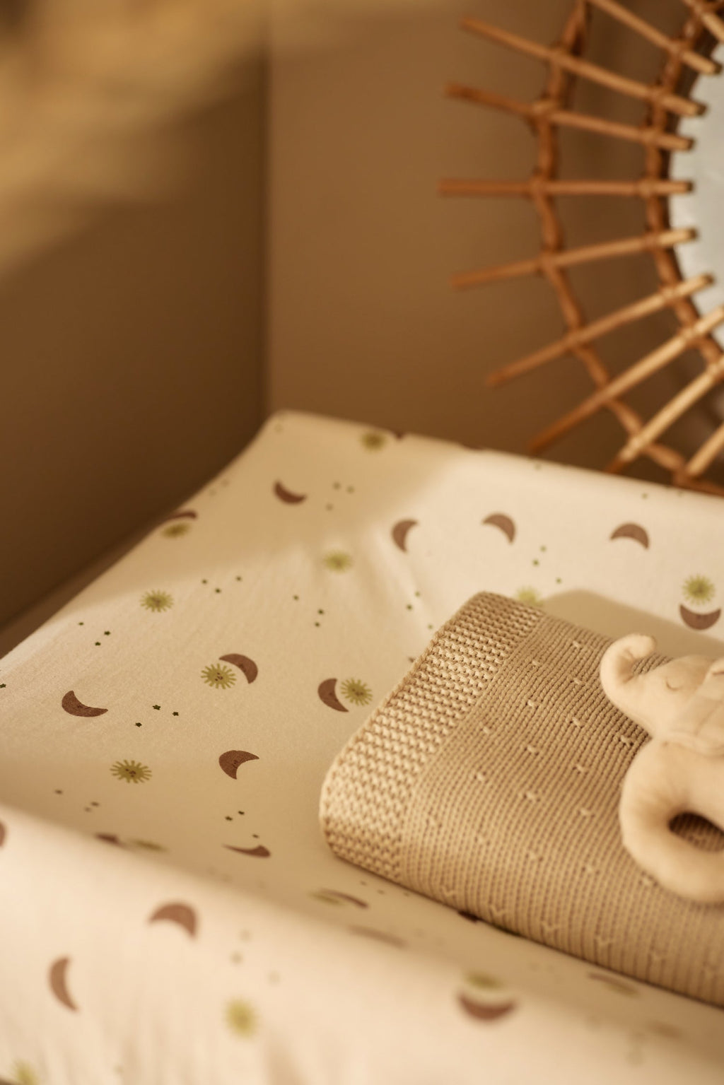 Sfeerbeeld met Jollein babytextiel uit de lijn Over The Moon