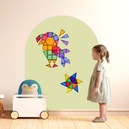 Cleverclixx magnetische muursticker Soft Olive - kinderkamer met spelend meisje