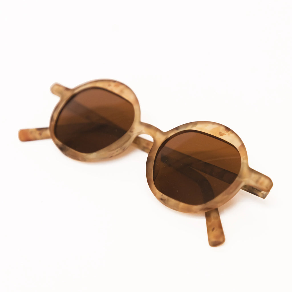 Mrs. Ertha Zonnebril Egxies Sunnies | +6Y Natural Stone