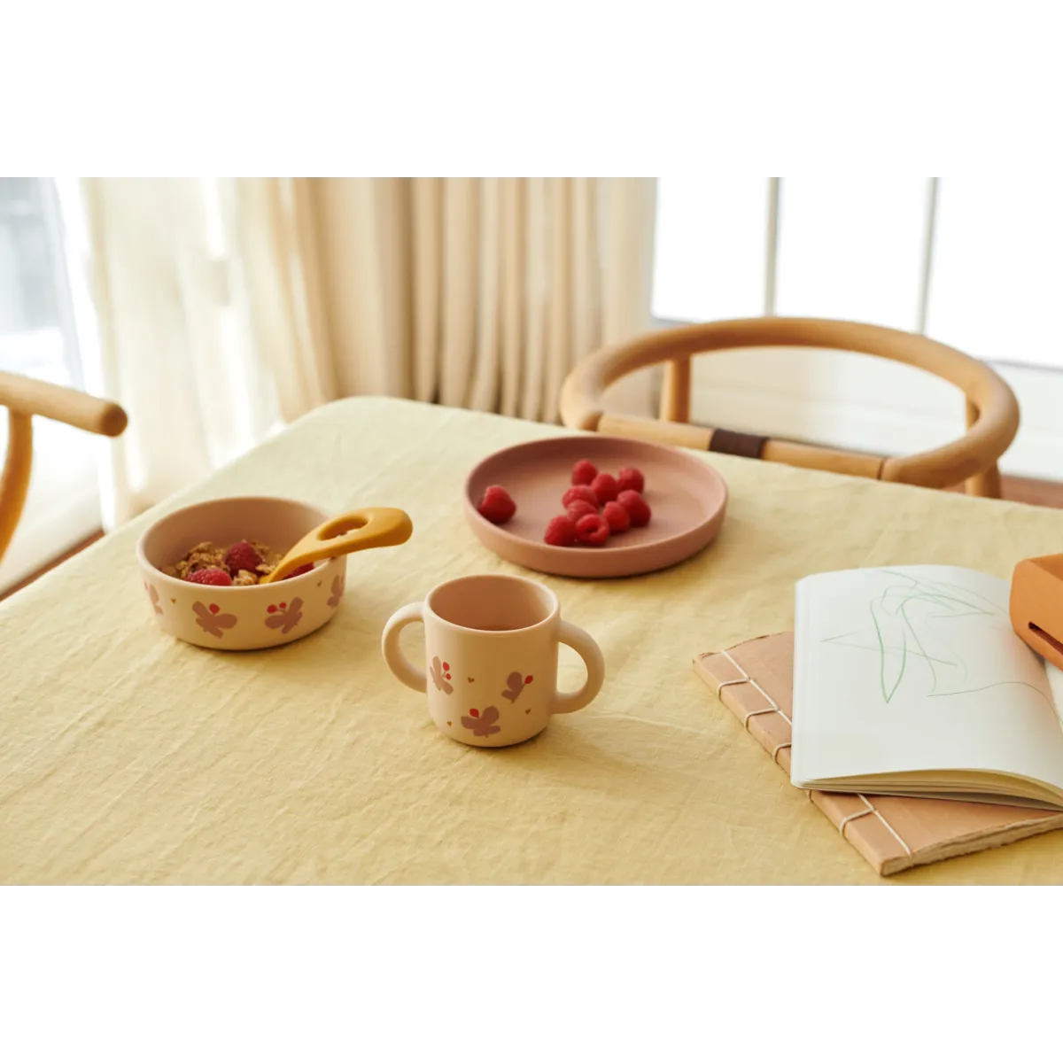 Liewood Vivi Printed Eetset | Butterfly / Apple Blossom