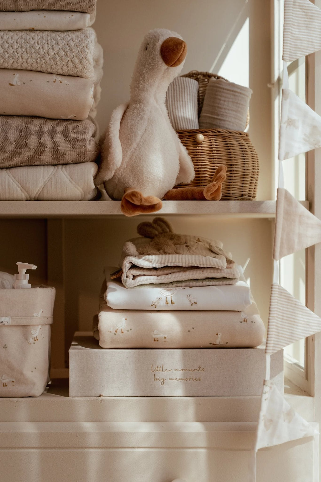 Little Dutch Slinger Met Vlaggetjes Little Goose | Beige