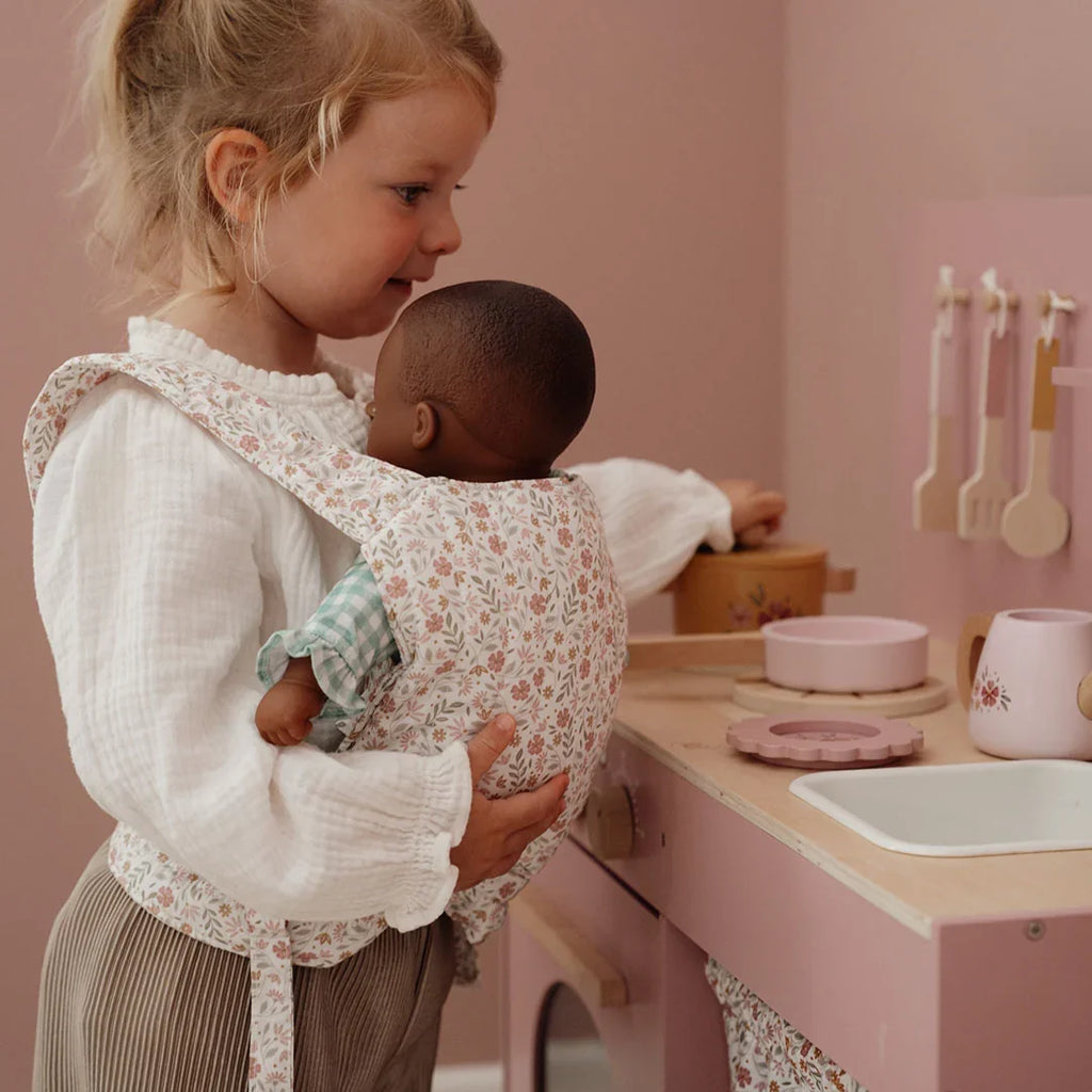 Little Dutch draagzak voor poppen, mooi te combineren met de Little Dutch babypoppen, De Gele Flamingo