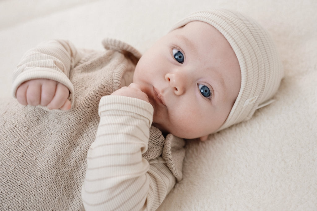 Little Dutch Muts Soft Beige Stripe