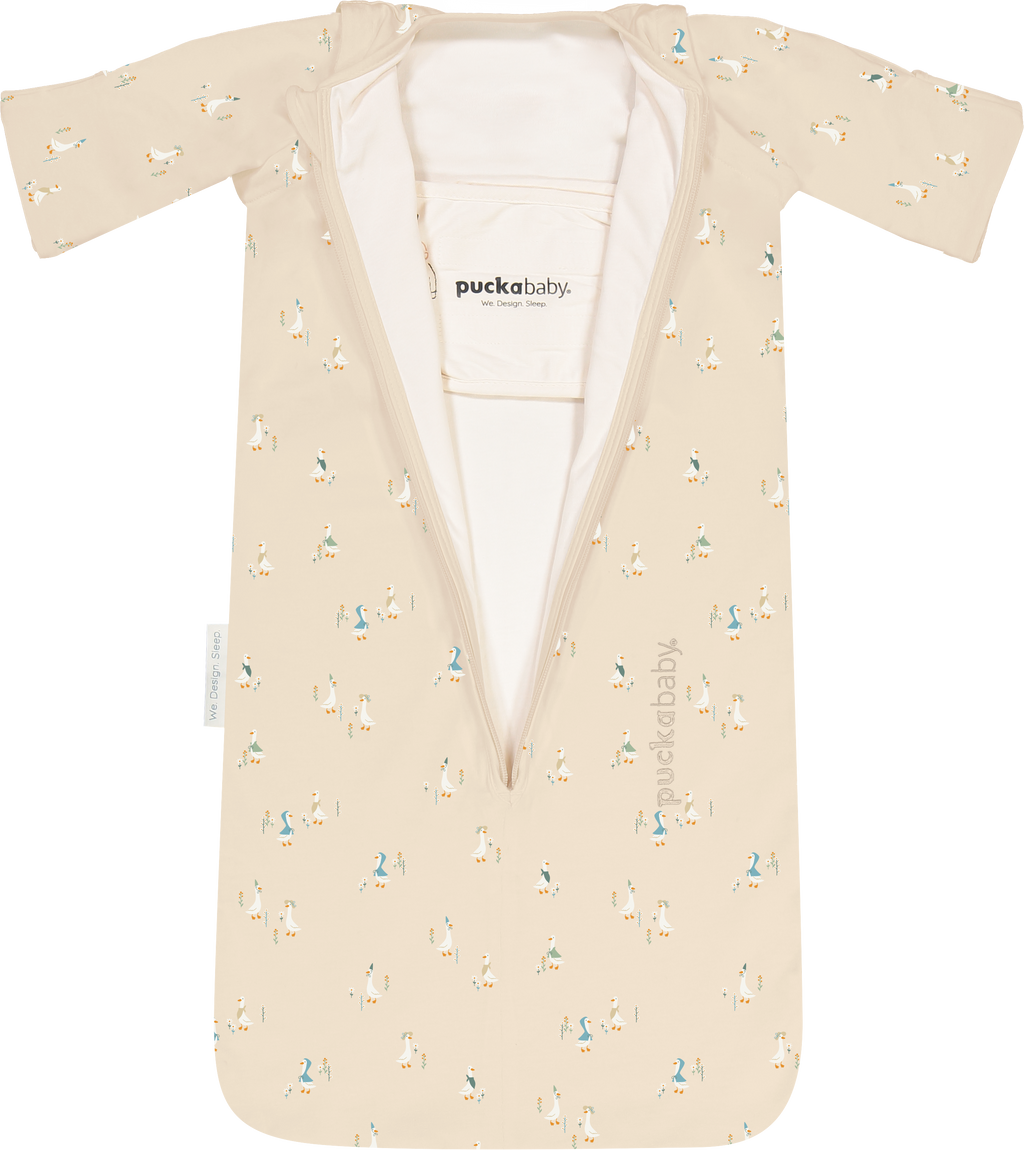 Open vooraanzicht van de Puckababy Bag Newborn Geese met geïntegreerde buikband, De Gele Flamingo