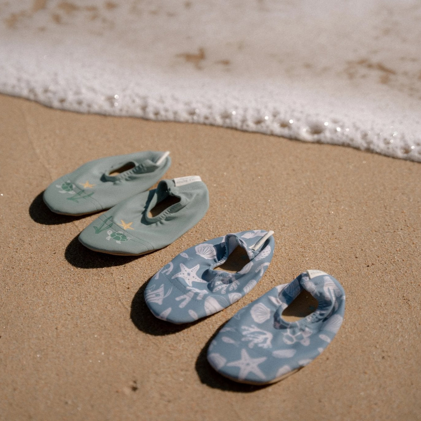 Little Dutch Strandschoenen Seashells Surf Blue