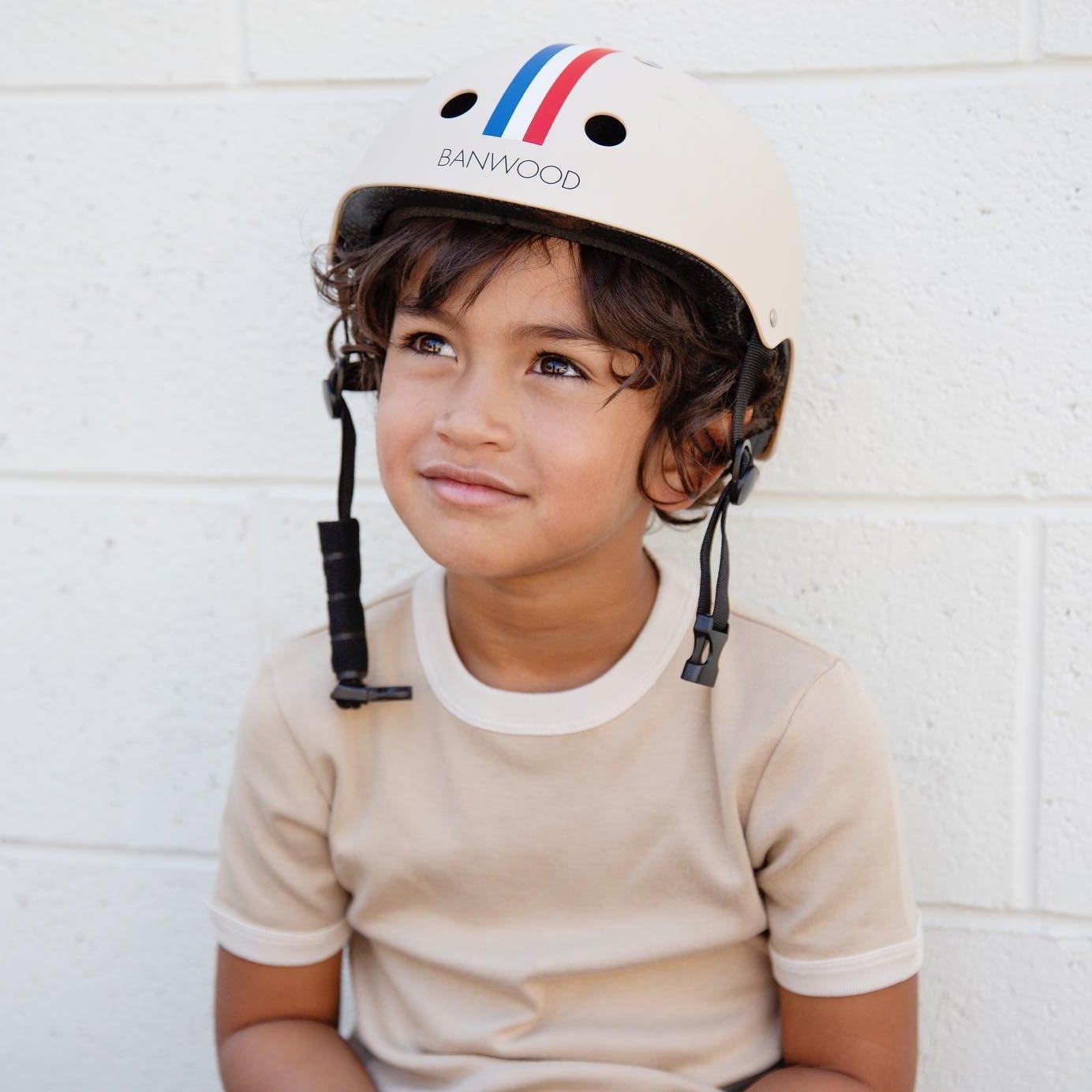 *  Banwood matte helm Stripes
