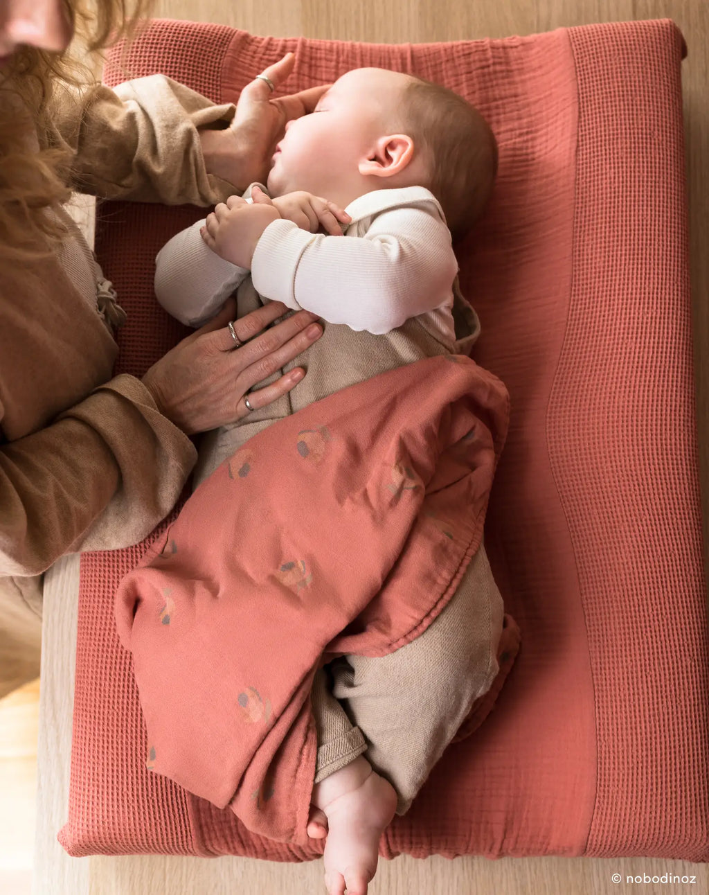 Nobodinoz Wabi Sabi Geboortecadeau Swaddle | Blossom Rosewood*