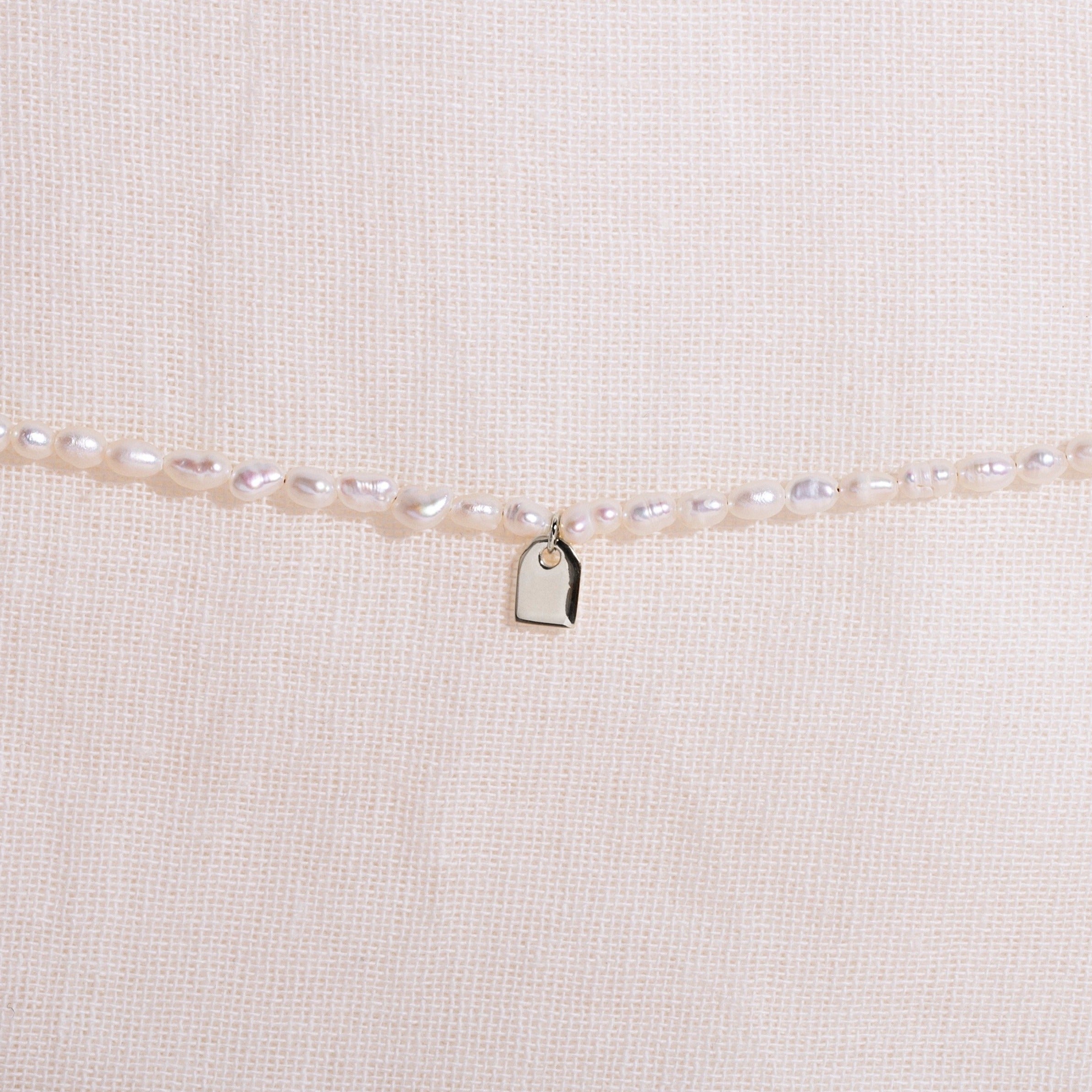 Galore Gepersonaliseerde Armband Pearl & Tag | Zilver Baby