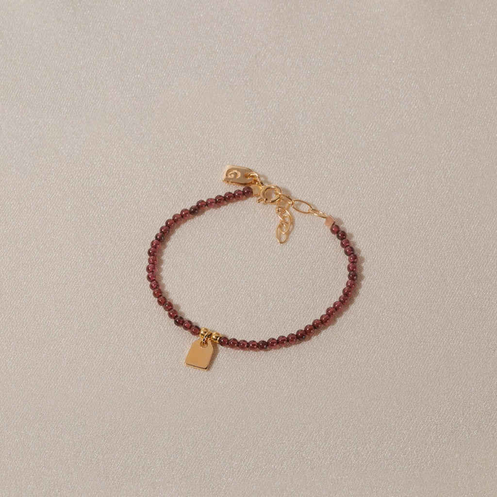 Galore Armband Birthstone January Garnet & Tag | Goud