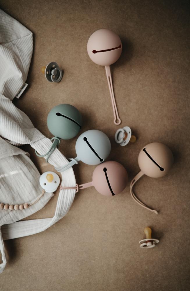 Mushie Siliconen Fopspeenhouder Pacifier Case | Blush