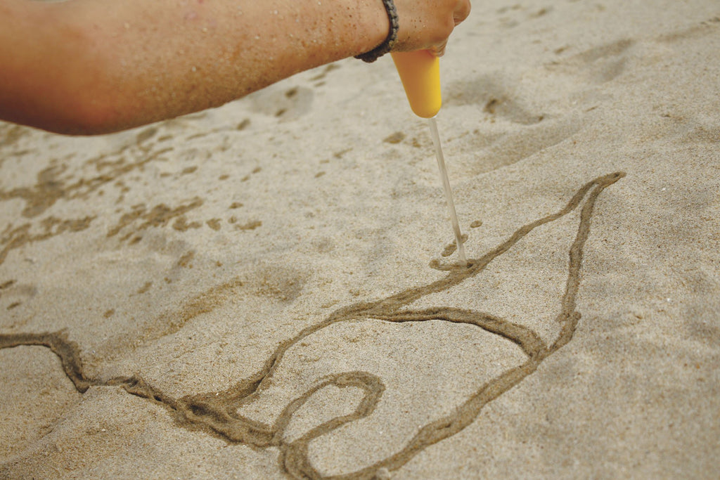 * Quut Cuppi | Lagoon Green + Cherry red Ball