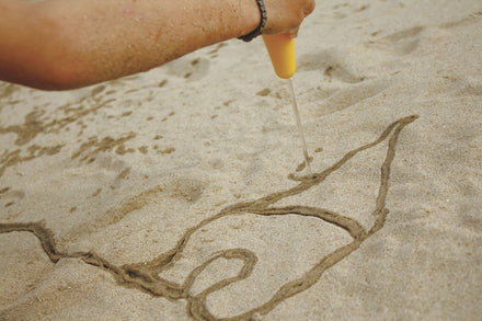 * Quut Cuppi | Lagoon Green + Cherry red Ball