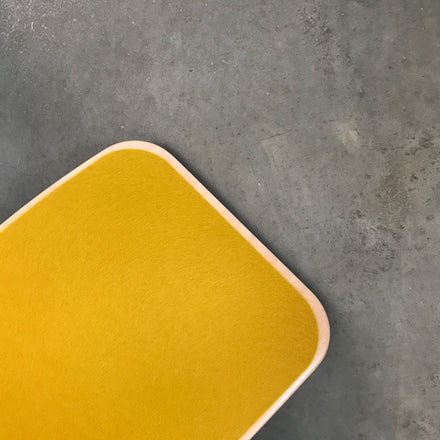 Wobbel Original Blank Gelakt | Vilt Mosterd