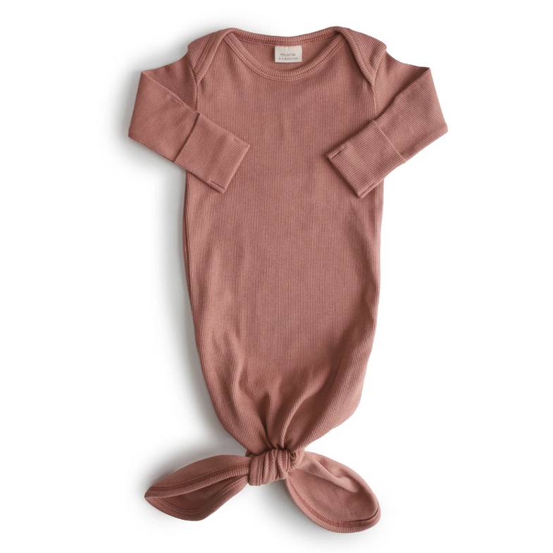 Mushie Baby Gown Ribbed Knotted | Cedar
